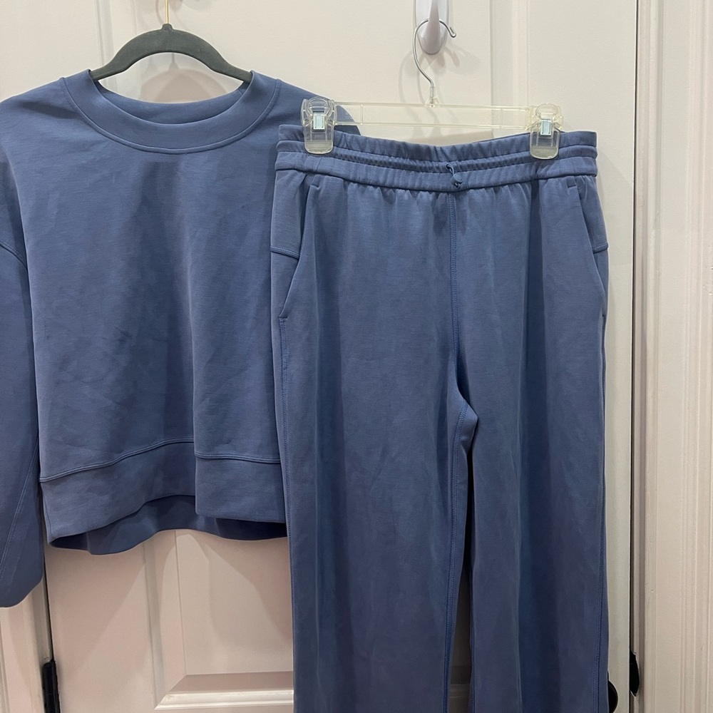 Lulu Lemon Blue Sweatshirt